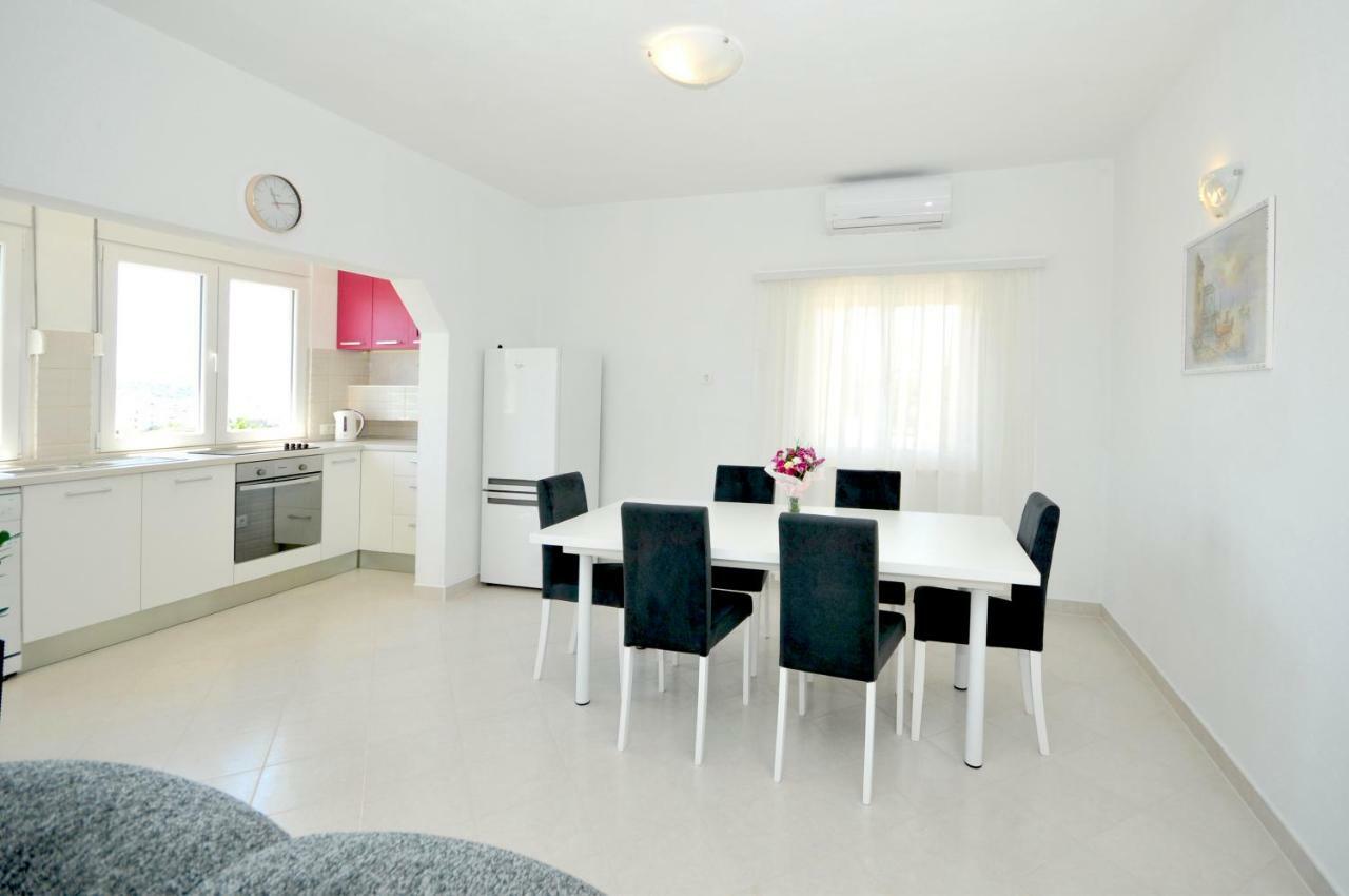 Apartment Mira Trogir Exterior foto